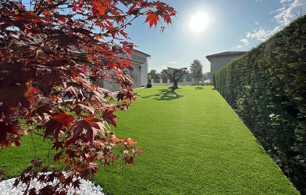 Giardino residenziale prato sintetico